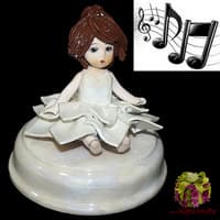 Статуэтка- музыкальная &quot;Маленькая девочка&quot;