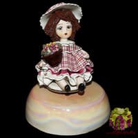 Статуэтка-музыкальная &quot;Кукла с цветами&quot;