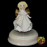 Статуэтка-музыкальная&quot;Ангел со светлыми волосами&quot;