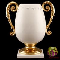 Ваза с ручками