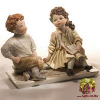 Куклы Мальчик и девочка на отдыхе 15 см Sibania Италия