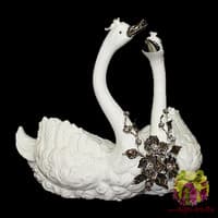 Скульптура &quot;Лебединая пара&quot;