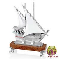 Скульптура &quot;Парусник&quot;