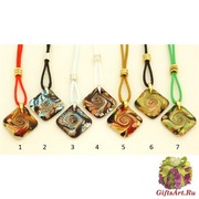 VB07 Подвеска квадратная 2,5х2,5 см. на шелковом шнурке 7 цветов муранское стекло