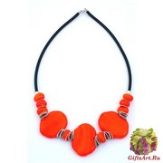 RS52/2-C Колье Матовая фантазия с тремя центральными элементами, цвет ярко-красный