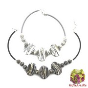 2017-58 Колье Доломиты цвет черный и слоновая кость муранское стекло
