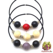 S997(3) Колье 50 см на каучуке с 3 дутыми бусинами 3 см муранское стекло