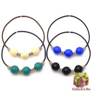 S997(1) Колье 50 см на каучуке с 3 дутыми бусинами 3 см муранское стекло