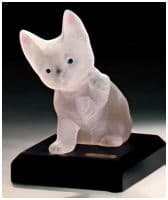 Котёнок с поднятой лапой 12х9см