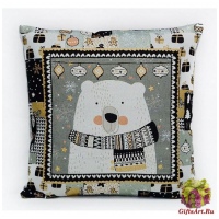 Наволочка гобеленовая новогодняя. Белый медведь. Размер 50х50 см.