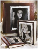 Фотоальбом кожаный с серебрянной вставкой. Размер 20x25 см Италия Фотоальбом кожаный с серебрянной вставкой. Размер 20x25 см Италия