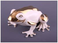 Лягушка белая со стразами и золотом. Скульптура Ahura. Длина 25 см