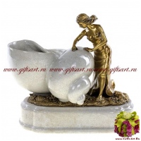 Ваза наутилус. Фарфор и бронза. Белая коллекция. Ручная работа. Длина 31 см