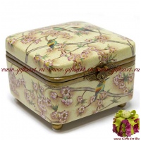 Шкатулка. Фарфор и бронза. Декор Пара птиц в цветущем саду. Ручная работа. 16 см