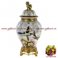Ваза с крышкой. Фарфор и бронза. Декор Замок Сорок. Ручная работа. Высота 39 см