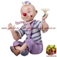 Клоун моряк с бабочкой и цветком, фарфоровая статуэтка. Высота 14 см