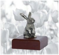 Символ года 2023 Кролик на страже из серебра.