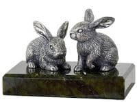 Символ года 2023 Кролики закадычные друзья из серебра.