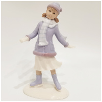 Юная фигуристка Авторская фигурка Leonardo Collection Фарфор Высота 19,5 см