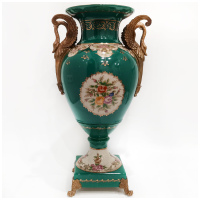 Ваза Лебеди. Фарфор и бронза. Декор Замок Балморал-2. Ручная работа. Высота 43,5 см