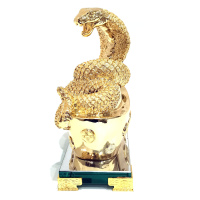 Статуэтка Змея Кобра на золотом слитке. Символ года 2025. Высота 21 см. - вид 2 миниатюра