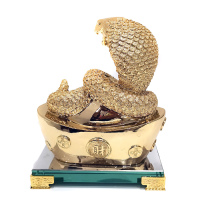 Статуэтка Змея Кобра на золотом слитке. Символ года 2025. Высота 21 см. - вид 4 миниатюра