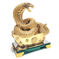 Статуэтка Змея Кобра на золотом слитке. Символ года 2025. Высота 21 см. - вид 6 миниатюра