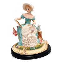 Статуэтка. Дама с мольбертом и котом. Художница. Фарфор. Высота 29 см.