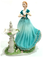 Статуэтка Девушка и пара голубей. Кружевной фарфор. Высота 33 см. Cosmos Gifts