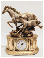 Часы настольные. Лошади. Литьевой мрамор. Высота 37 см.