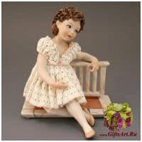 Статуэтка фарфоровая Sibania Теса высота 18 см. Италия