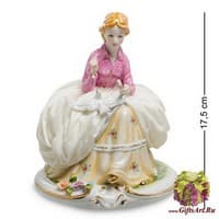 VS-325 Статуэтка &quot;Леди с голубем&quot;