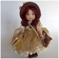 Итальянская фарфоровая кукла MARA Мара Montedragone Высота 18 см. Италия  Ручная работа