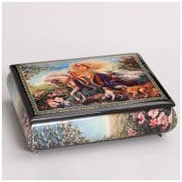 Деревянная шкатулка для драгоценностей музыкальная. Длина 22 см