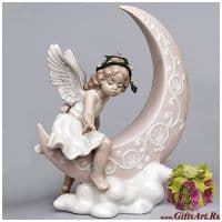 Ангел на полумесяце. Фарфор. Высота 20 см. Подарочная упаковка