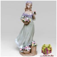 Фарфоровая фигурка Незнакомка с цветами. Серия Идеальный мир Высота 31 см Дизайн-группа Cosmos