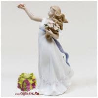 Фарфоровая фигурка Леди с корзиной цветов. Серия Идеальный мир Высота 20 см Дизайн-группа Cosmos