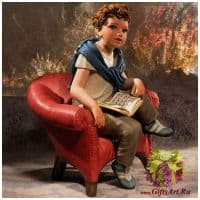 Статуэтка фарфоровая В мире книг. 26 см. Roberto Sibania Италия