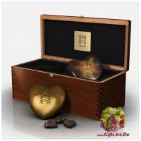 Набор элитных шоколадных конфет ручной работы Романтическая коллекция OUR HEARTS. Деревянная упаковка. Франция