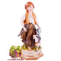 Статуэтка фарфоровая &quot;Девочка с козой&quot;. Высота 19 см. Porcellane Principe Италия