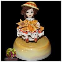 Фарфоровая музыкальная фигурка Лето Серия Времена года. Италия. Zampiva. Высота 13 см