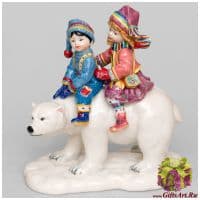 Фарфоровая статуэтка Катания на медведе. Серия Северное сияние. Высота 18 см Дизайн-группа Cosmos