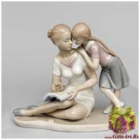 Фарфоровая статуэтка Рассказы для дочери. Серия Идеальный мир Высота 19 см Дизайн-группа Cosmos