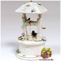 Поющий колодец. Музыкальная фарфоровая статуэтка. Высота 16 см Поющий колодец. Музыкальная фарфоровая статуэтка. Высота 16 см
