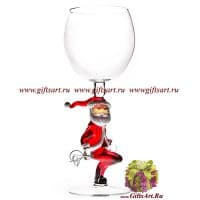 Бокал фигурный для вина Дед Мороз на лыжах. Высота 20 см. Ручная работа США