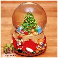 Снежный шар музыкальный Новогодняя красавица. Подарочная упаковка. Высота 15 см.