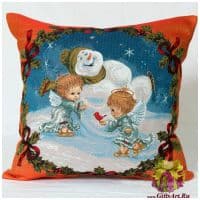 Наволочка гобеленовая новогодняя. Ангелы и снеговик. Размер 50х50 см.