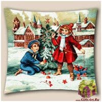 Наволочка гобеленовая новогодняя. Новогодняя ёлка в городе в стиле ретро. Размер 50х50 см.