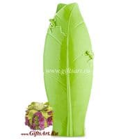 Ваза фарфоровая скульптурная Зелёный лист с лягушками Высота 52 см. Подарочная упаковка
