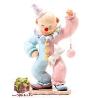 Клоун с котёнком и шариком фарфоровая статуэтка. Высота 17 см